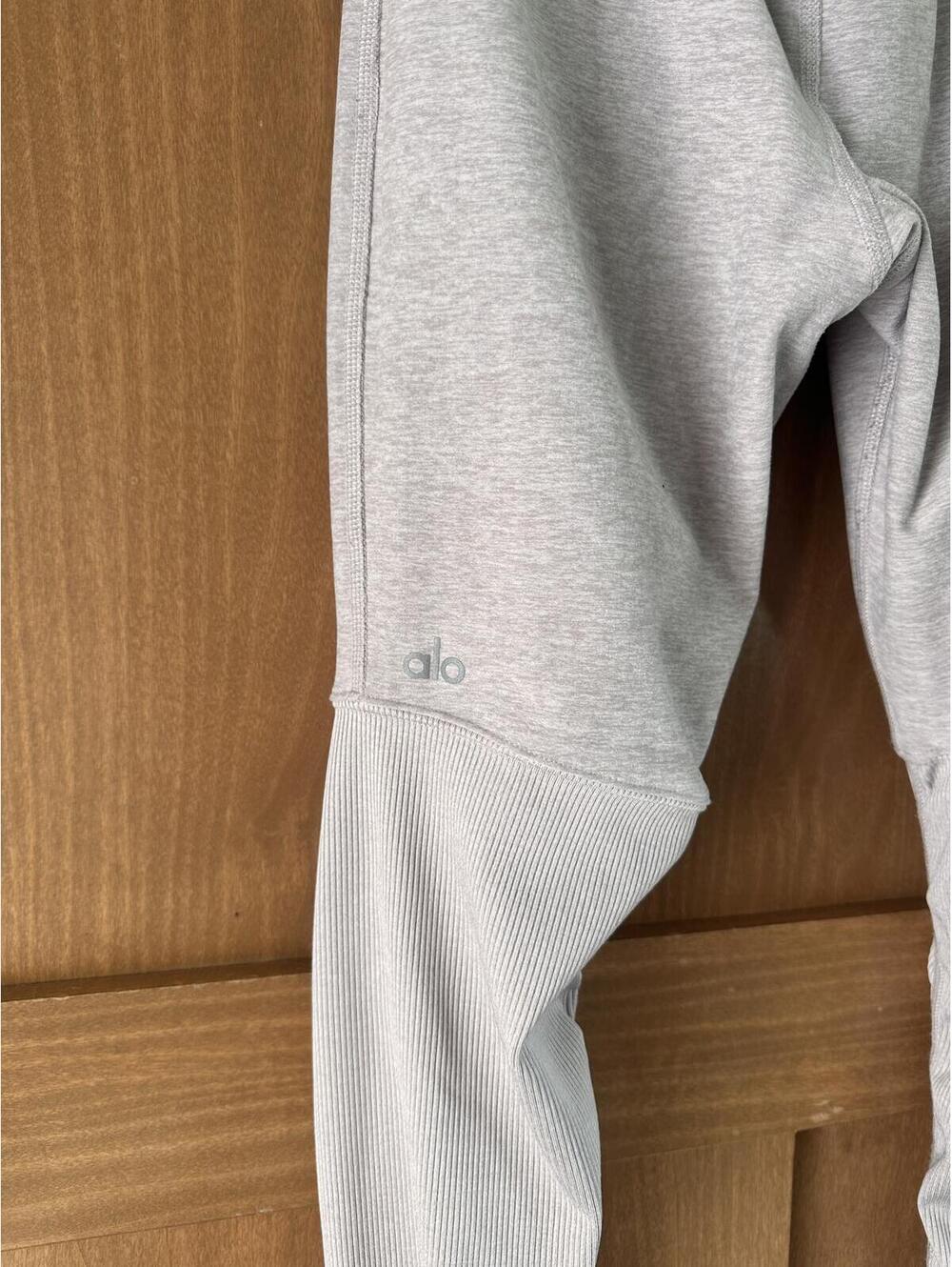 Alo Yoga 2-Piece Outfit: Goddess Leggings & Lark Crop Top Nectar Women’s Small - Picture 4 of 15